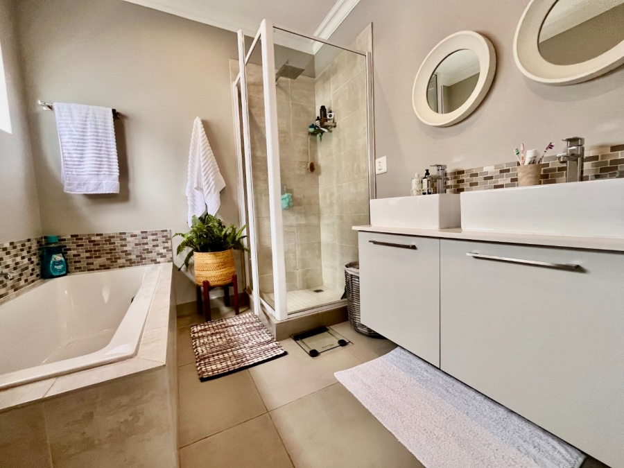 3 Bedroom Property for Sale in Fourways Gardens Gauteng