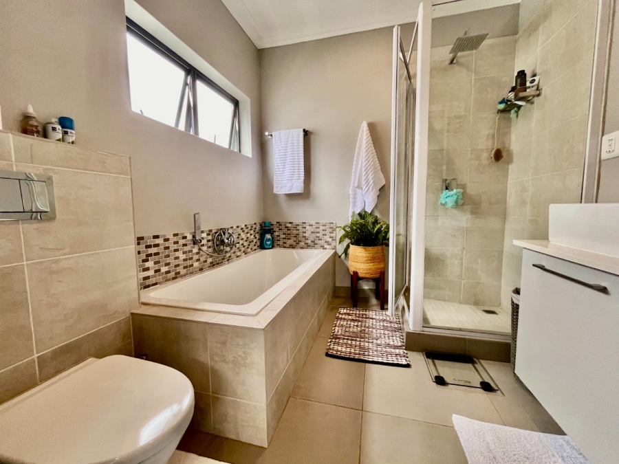 3 Bedroom Property for Sale in Fourways Gardens Gauteng