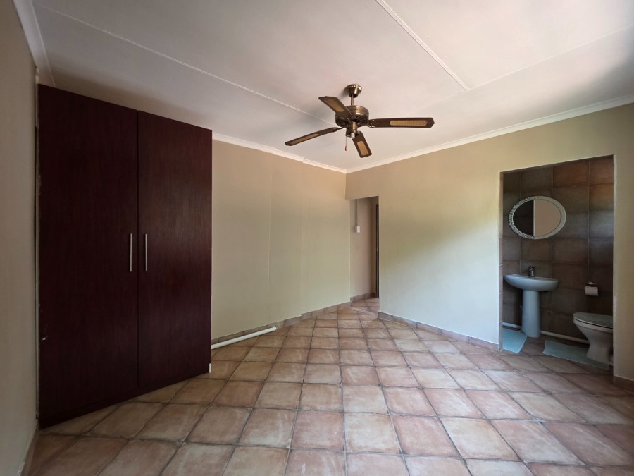 To Let commercial Property for Rent in Kameeldrift West Gauteng