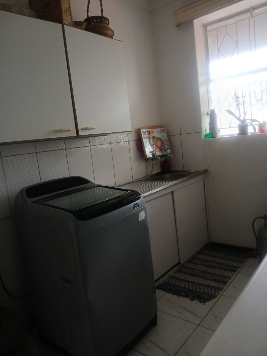 To Let 1 Bedroom Property for Rent in Lyndhurst Gauteng