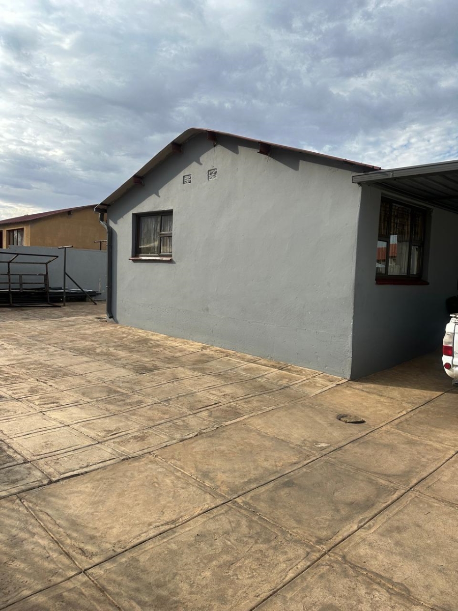 2 Bedroom Property for Sale in Meadowlands West Gauteng