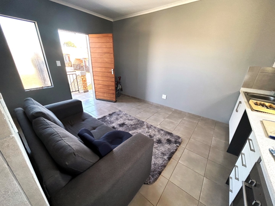 To Let 1 Bedroom Property for Rent in Groblerpark Gauteng