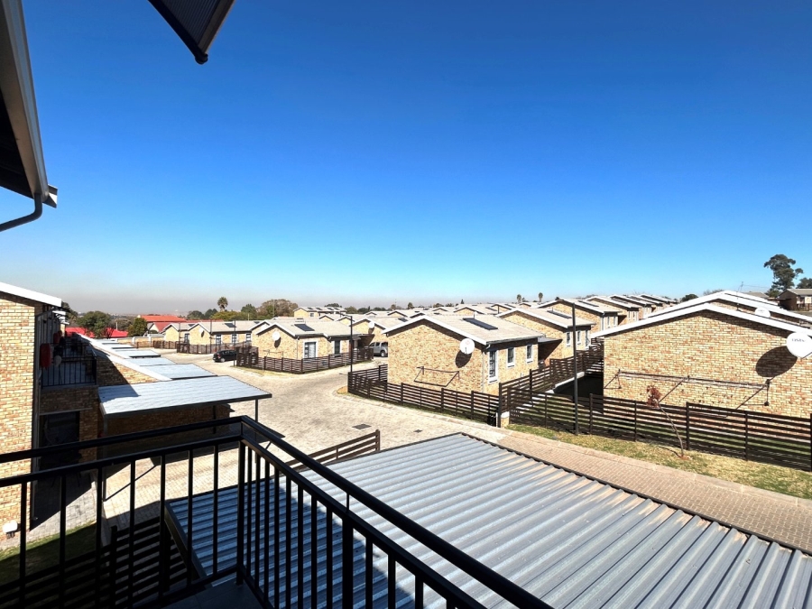 To Let 1 Bedroom Property for Rent in Groblerpark Gauteng