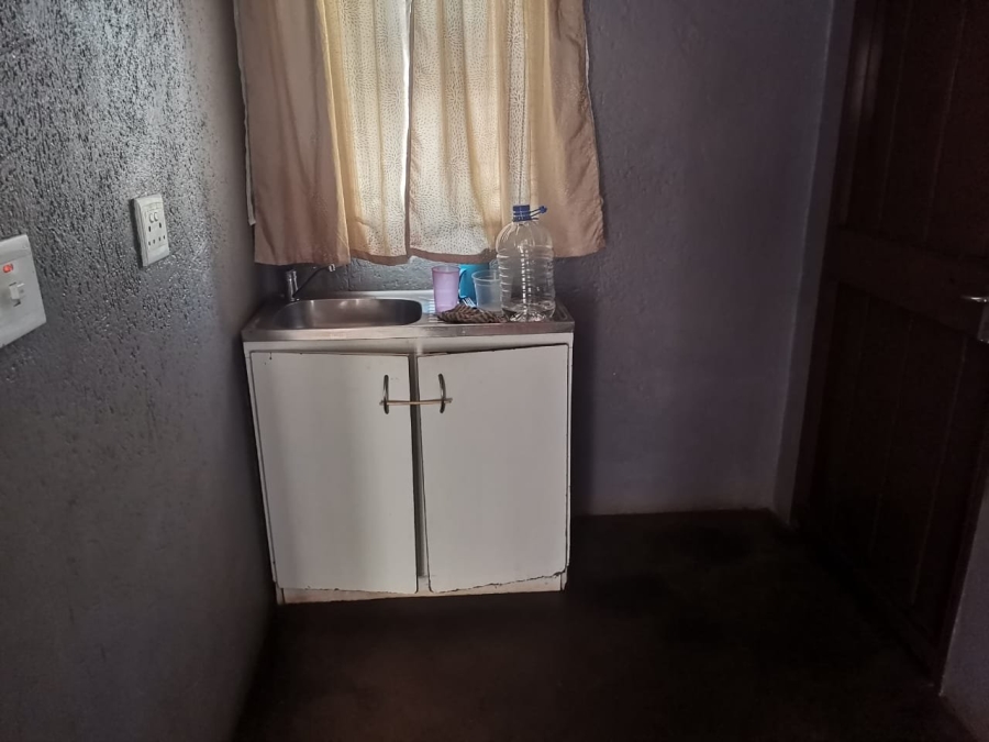 2 Bedroom Property for Sale in Tembisa Central Gauteng
