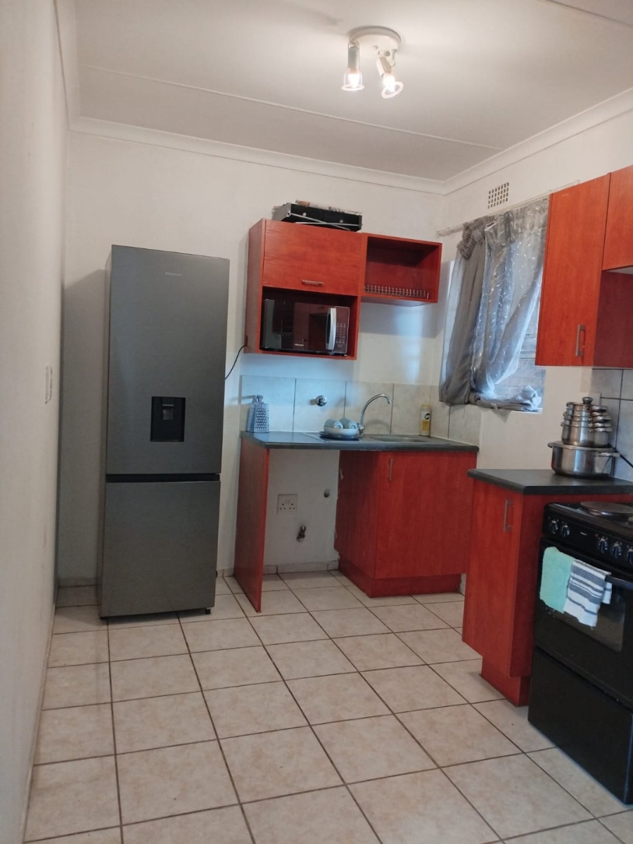 To Let 1 Bedroom Property for Rent in Crystal Park Gauteng