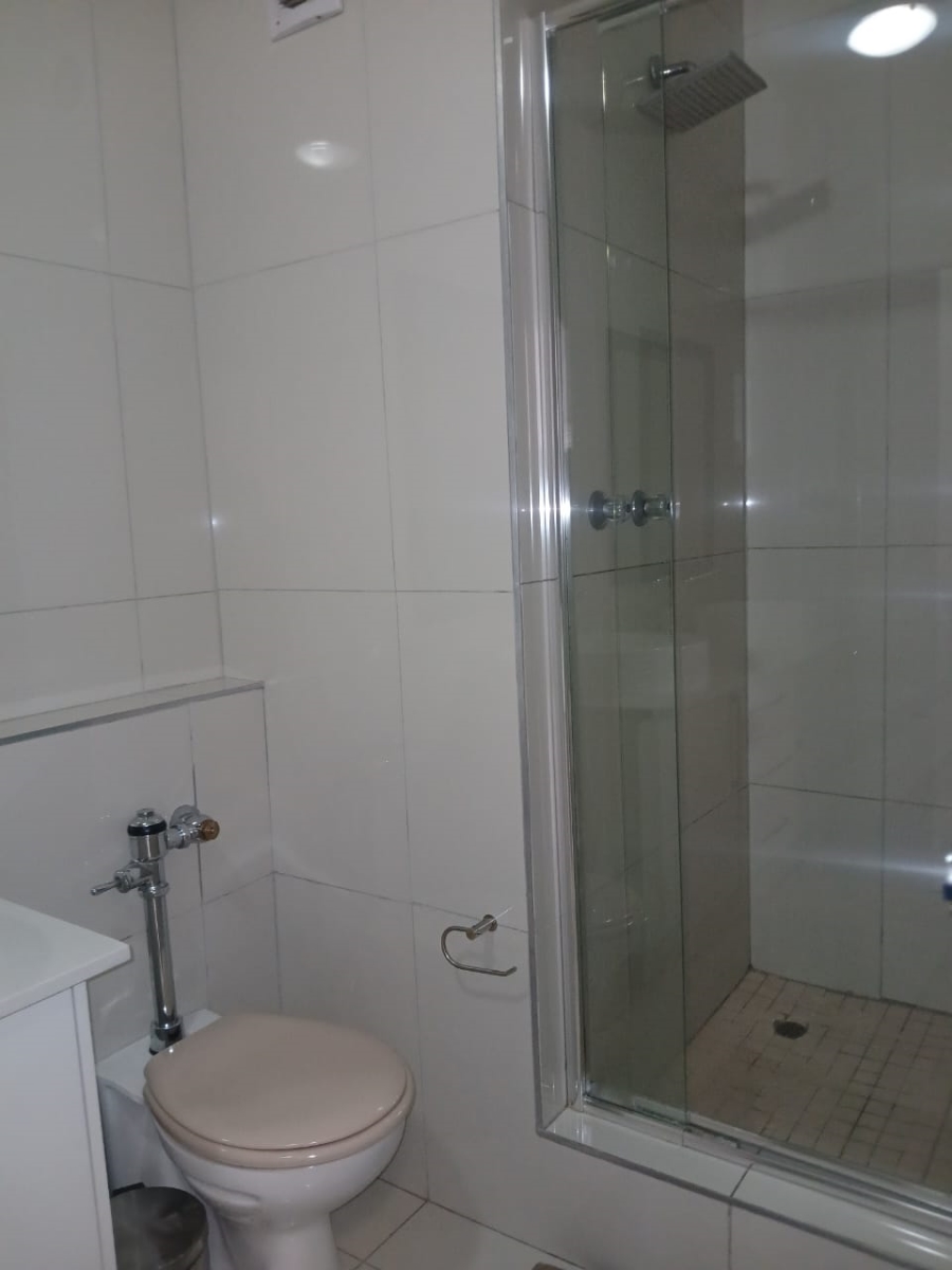 To Let  Bedroom Property for Rent in Sandhurst Gauteng