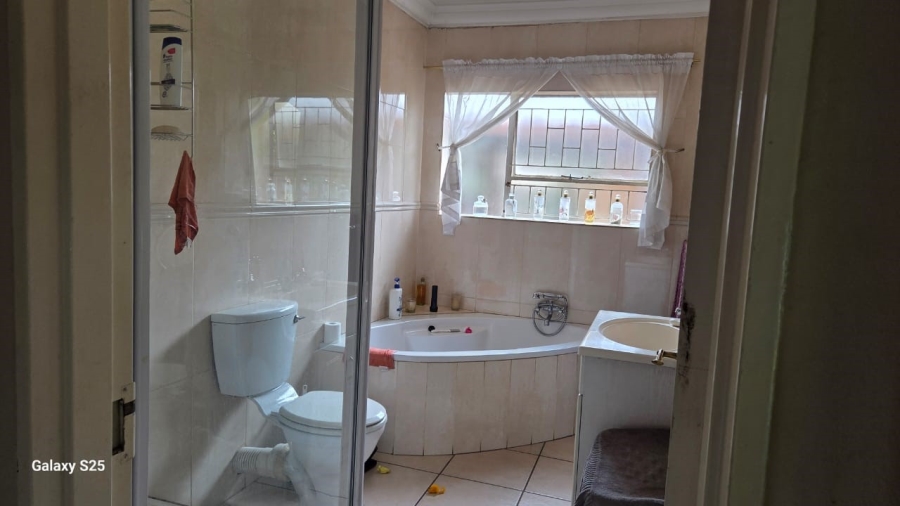 4 Bedroom Property for Sale in Dalpark Proper Gauteng