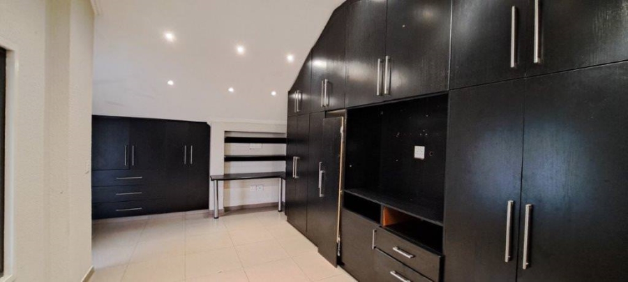 To Let 2 Bedroom Property for Rent in Bedfordview Gauteng