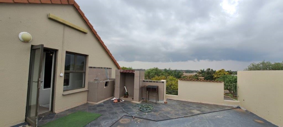 To Let 2 Bedroom Property for Rent in Bedfordview Gauteng