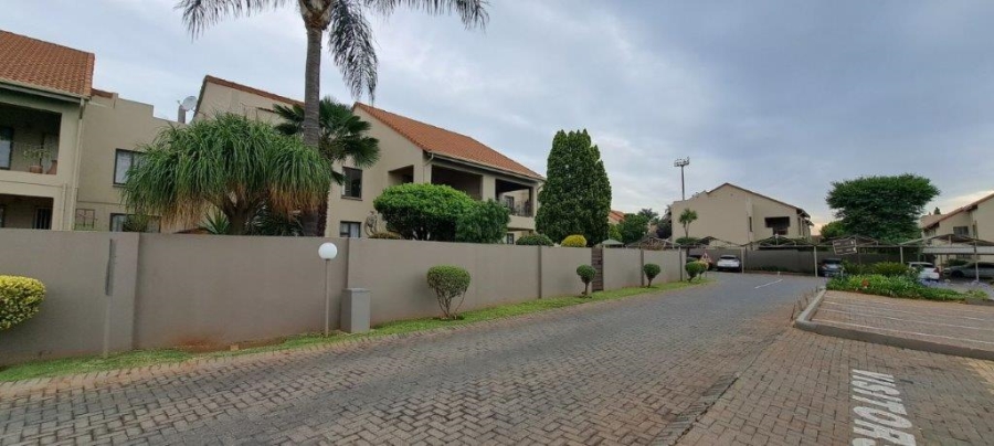 To Let 2 Bedroom Property for Rent in Bedfordview Gauteng