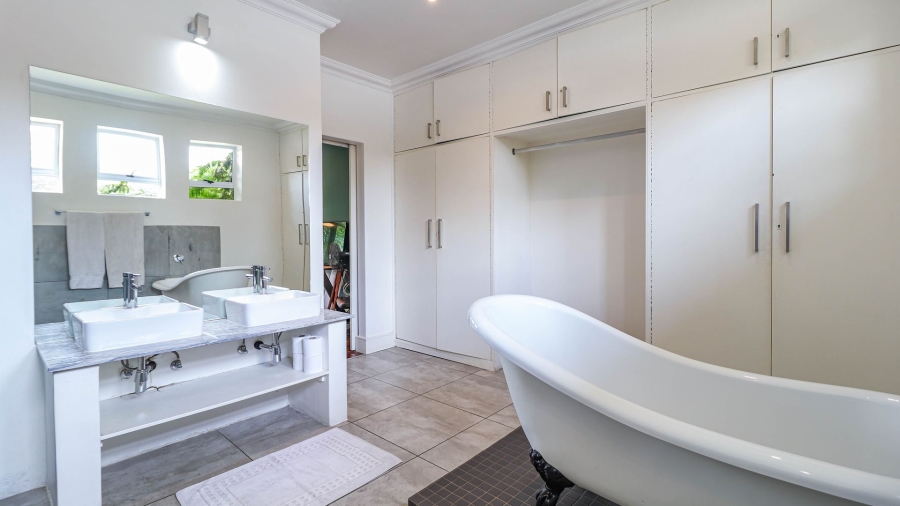 3 Bedroom Property for Sale in Sandhurst Gauteng