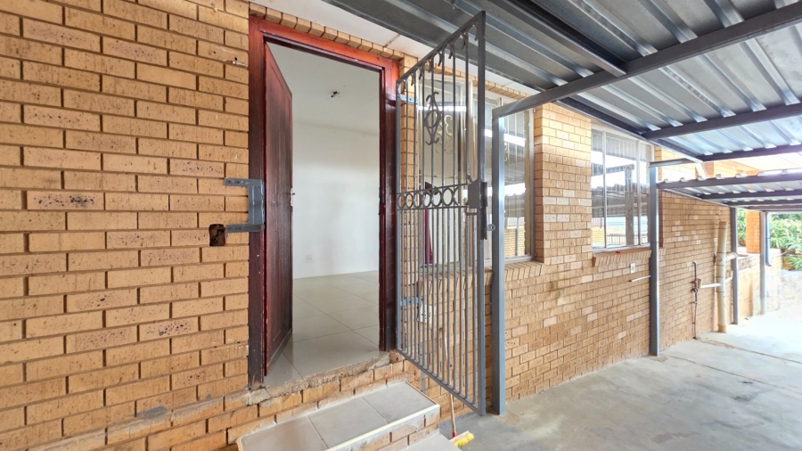 To Let 2 Bedroom Property for Rent in Erasmia Gauteng