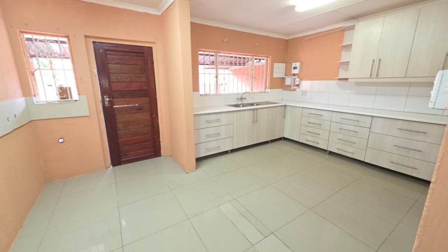 To Let 2 Bedroom Property for Rent in Erasmia Gauteng
