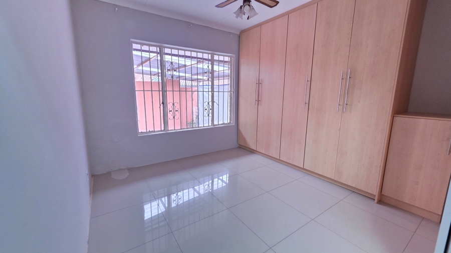 To Let 2 Bedroom Property for Rent in Erasmia Gauteng
