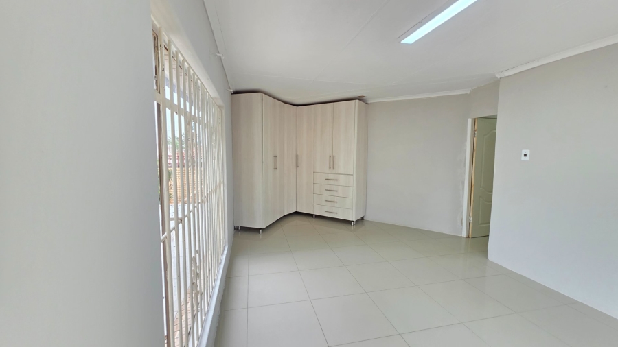 To Let 2 Bedroom Property for Rent in Erasmia Gauteng