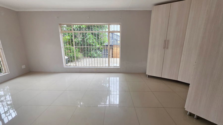 To Let 2 Bedroom Property for Rent in Erasmia Gauteng