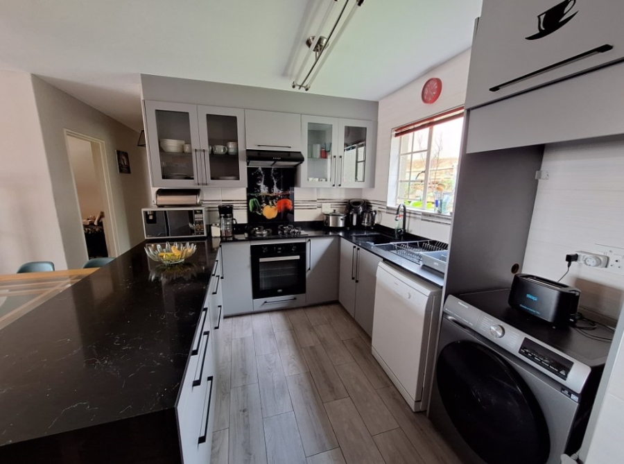 3 Bedroom Property for Sale in Eden Glen Gauteng