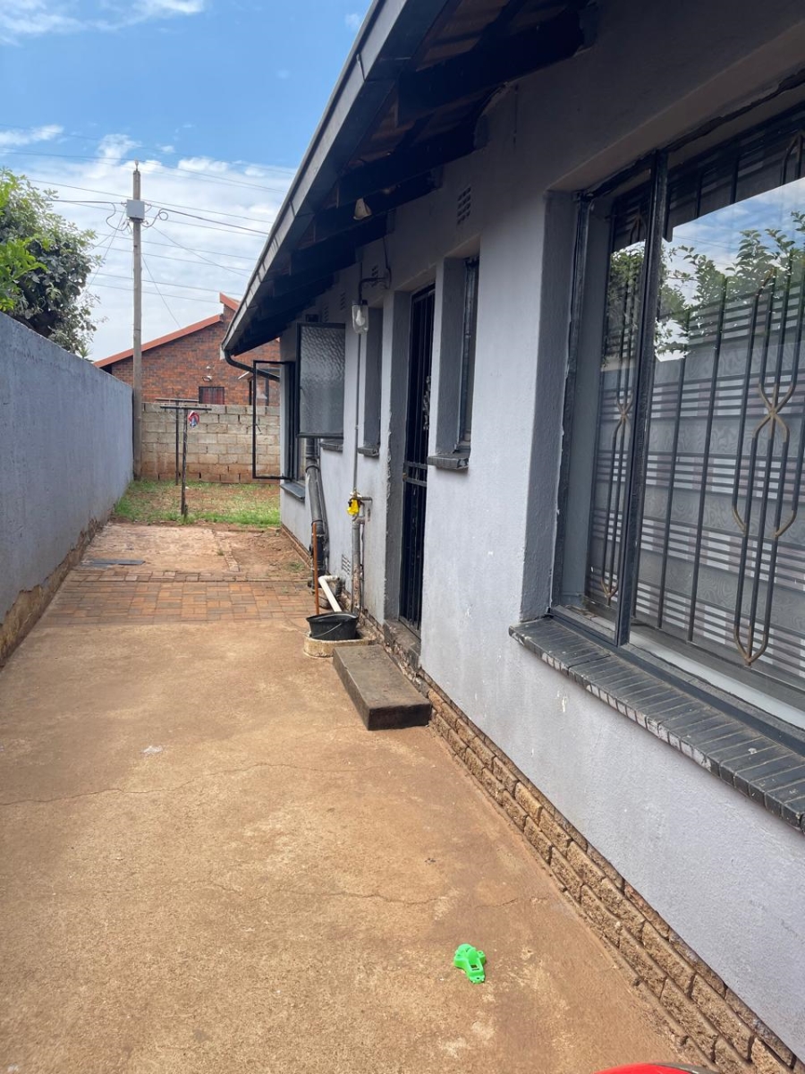 3 Bedroom Property for Sale in Protea Garden Gauteng