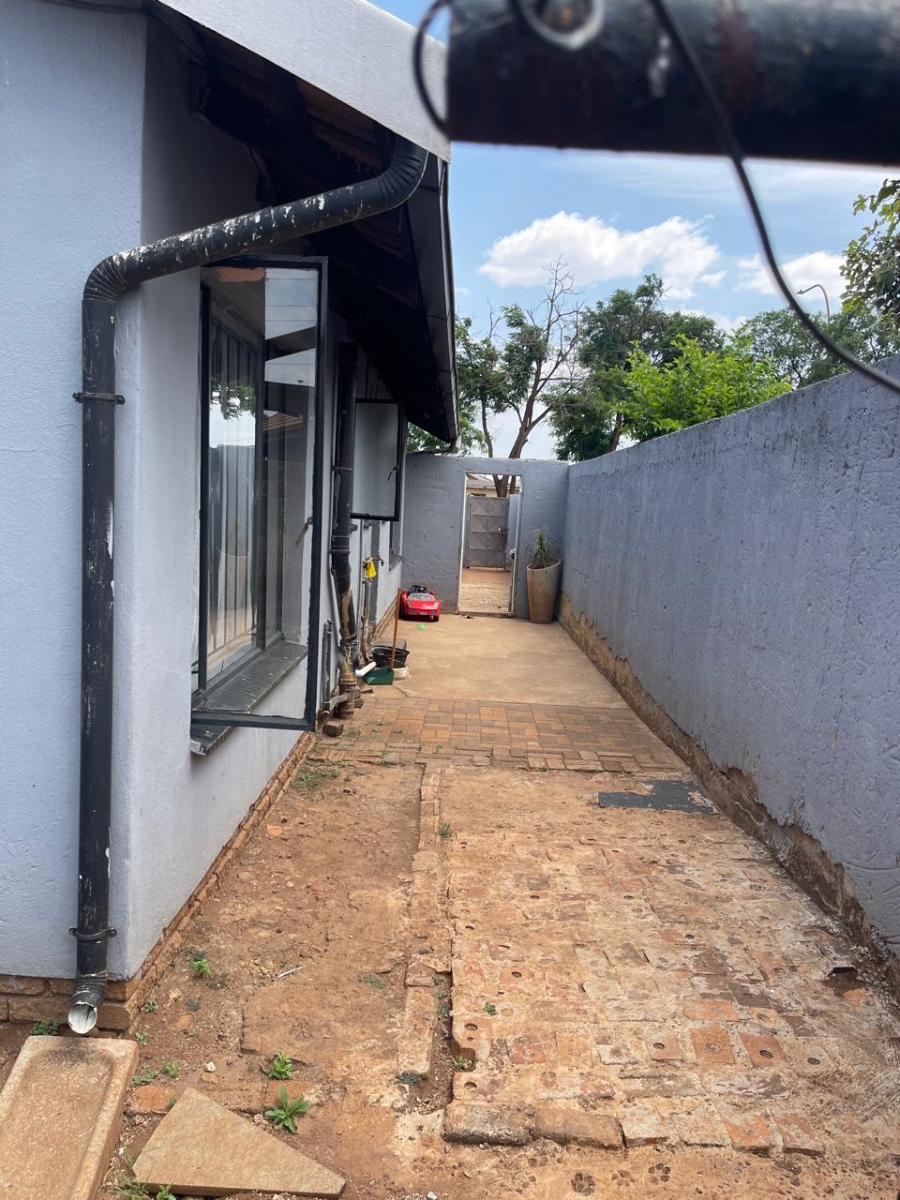 3 Bedroom Property for Sale in Protea Garden Gauteng