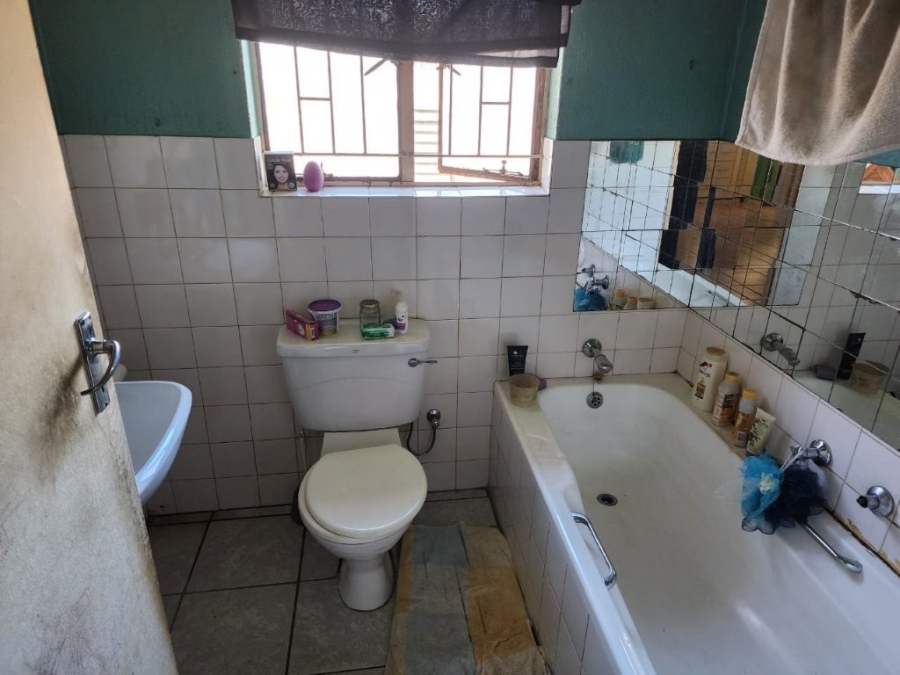 2 Bedroom Property for Sale in Bonaero Park Gauteng