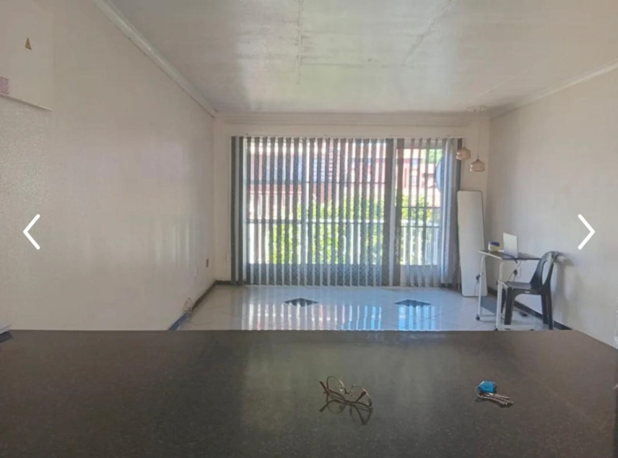  Bedroom Property for Sale in Roodekrans A H Gauteng