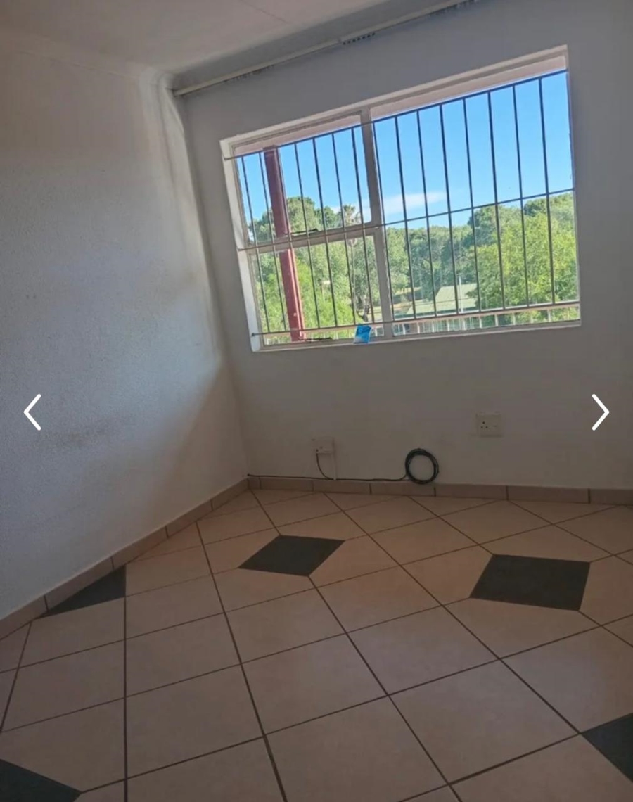  Bedroom Property for Sale in Roodekrans A H Gauteng