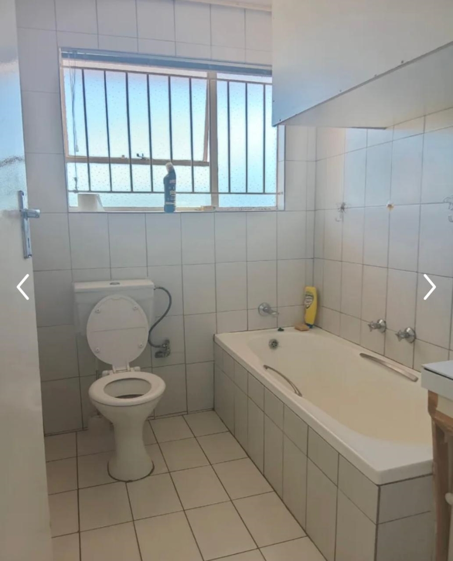  Bedroom Property for Sale in Roodekrans A H Gauteng