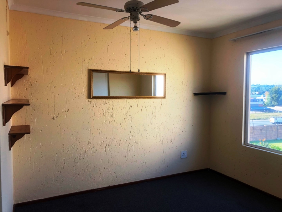 2 Bedroom Property for Sale in Bromhof Gauteng