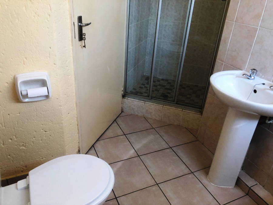 2 Bedroom Property for Sale in Bromhof Gauteng
