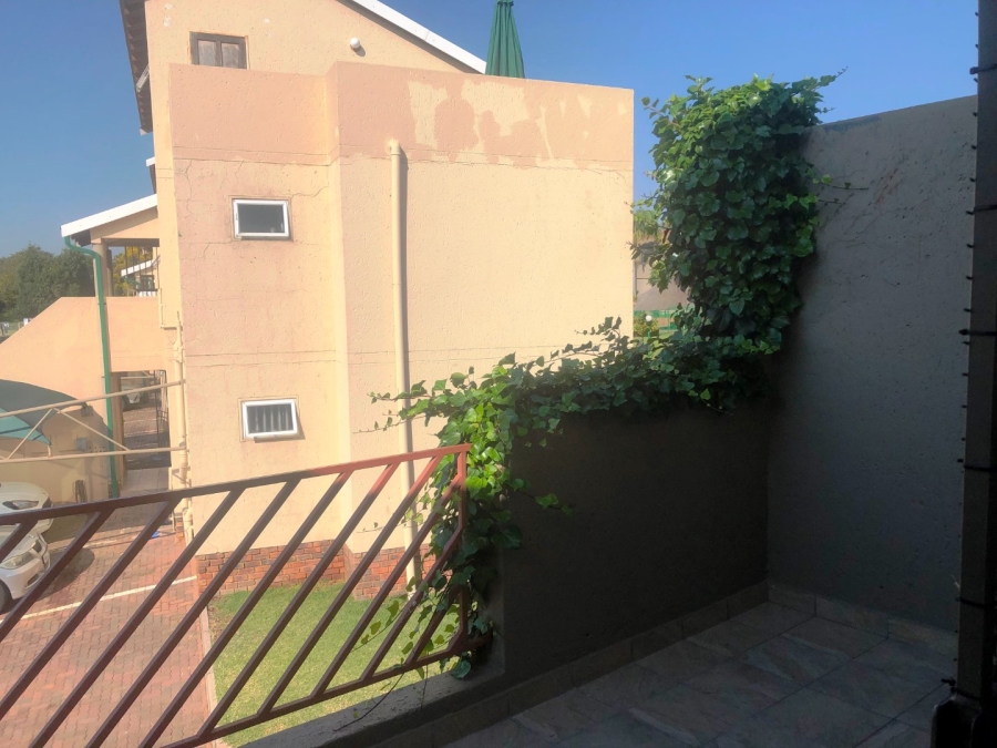 2 Bedroom Property for Sale in Bromhof Gauteng