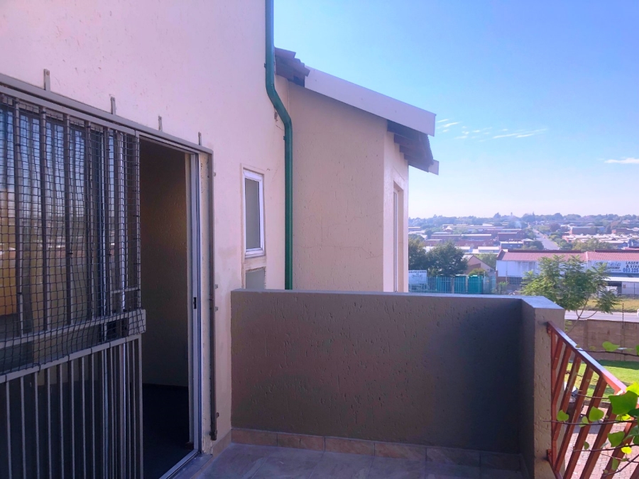 2 Bedroom Property for Sale in Bromhof Gauteng