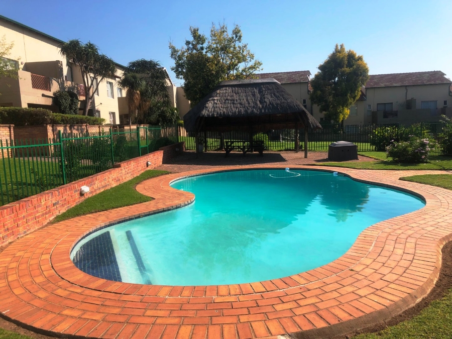 2 Bedroom Property for Sale in Bromhof Gauteng