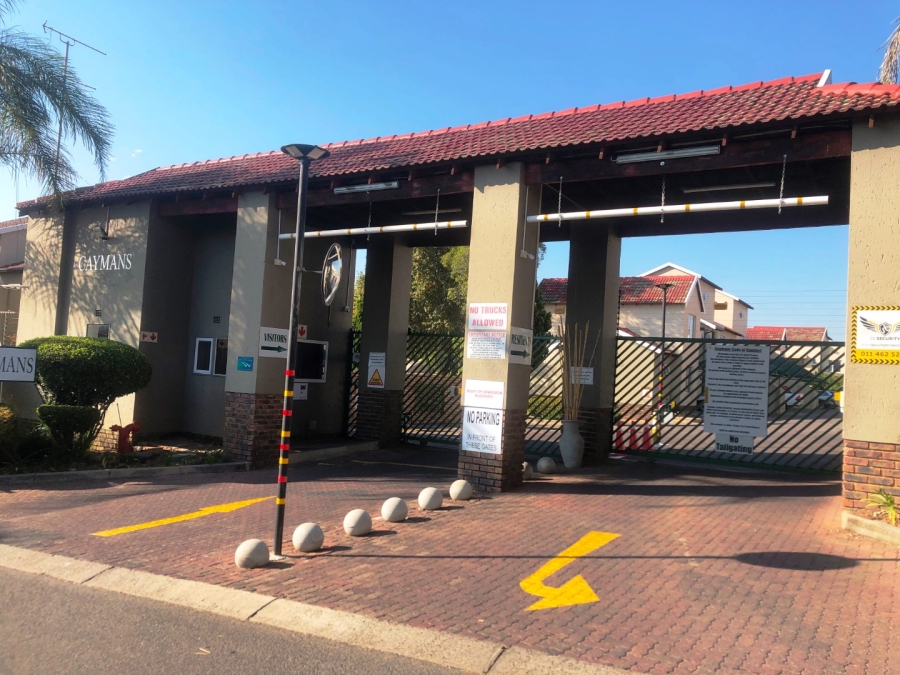 2 Bedroom Property for Sale in Bromhof Gauteng