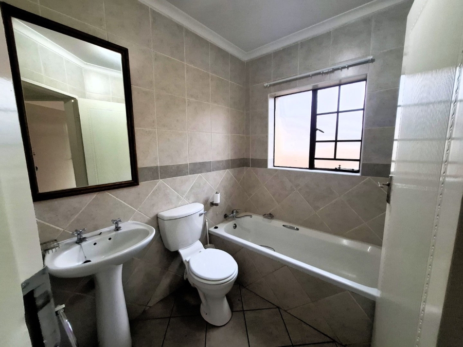 To Let 3 Bedroom Property for Rent in Equestria Gauteng