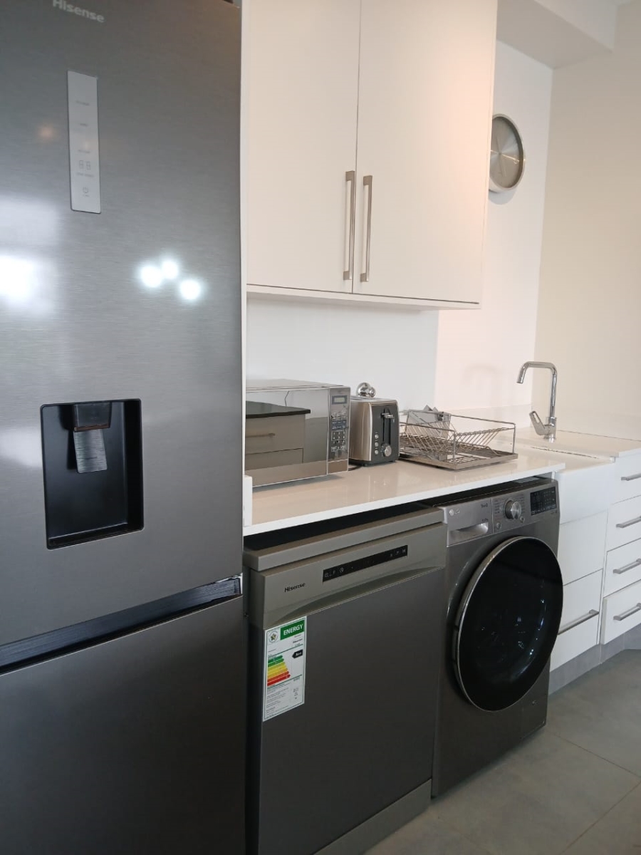 To Let 2 Bedroom Property for Rent in Sandhurst Gauteng