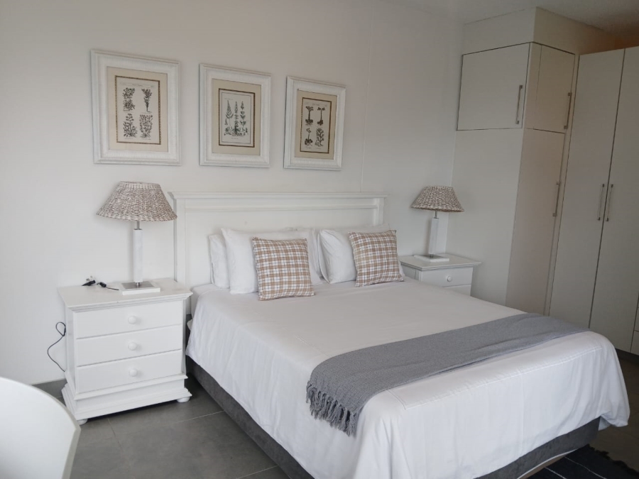 To Let 2 Bedroom Property for Rent in Sandhurst Gauteng
