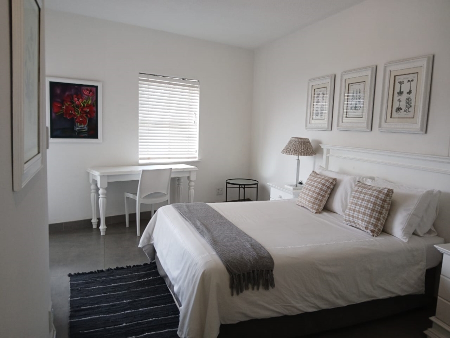 To Let 2 Bedroom Property for Rent in Sandhurst Gauteng