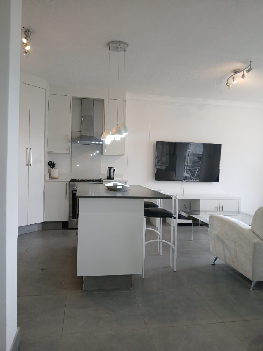 To Let 2 Bedroom Property for Rent in Sandhurst Gauteng