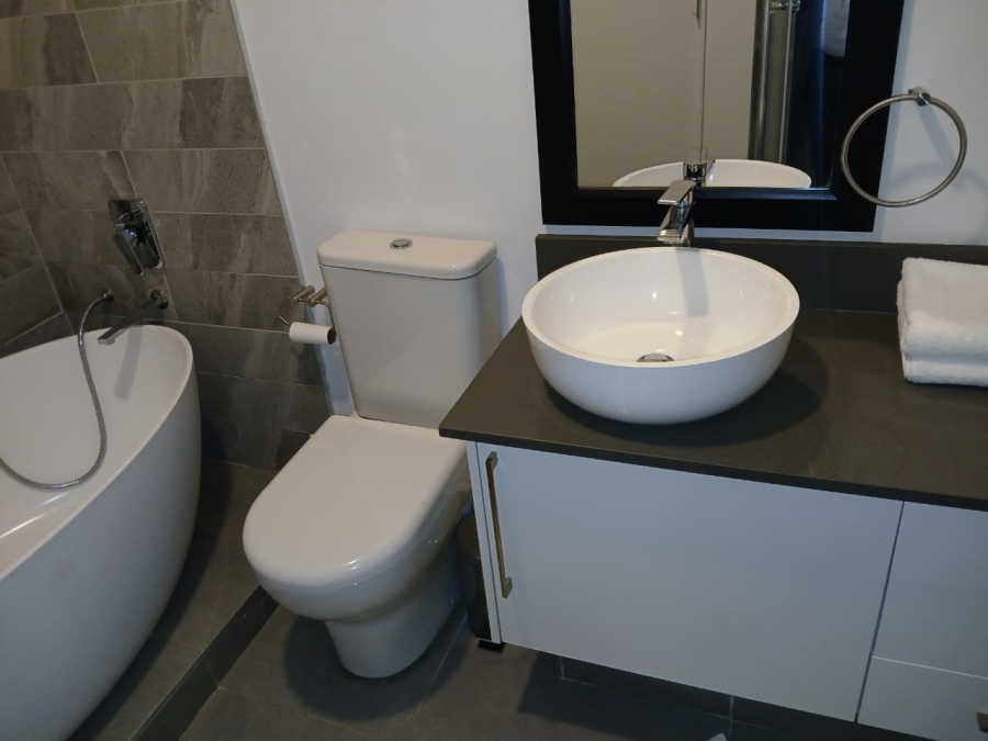 To Let 2 Bedroom Property for Rent in Sandhurst Gauteng