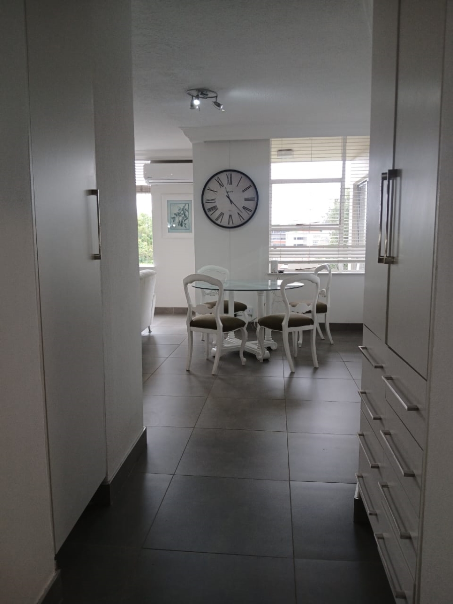 To Let 2 Bedroom Property for Rent in Sandhurst Gauteng