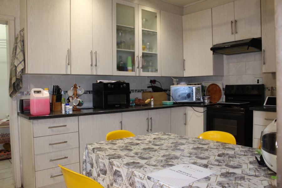 5 Bedroom Property for Sale in East Lynne Gauteng