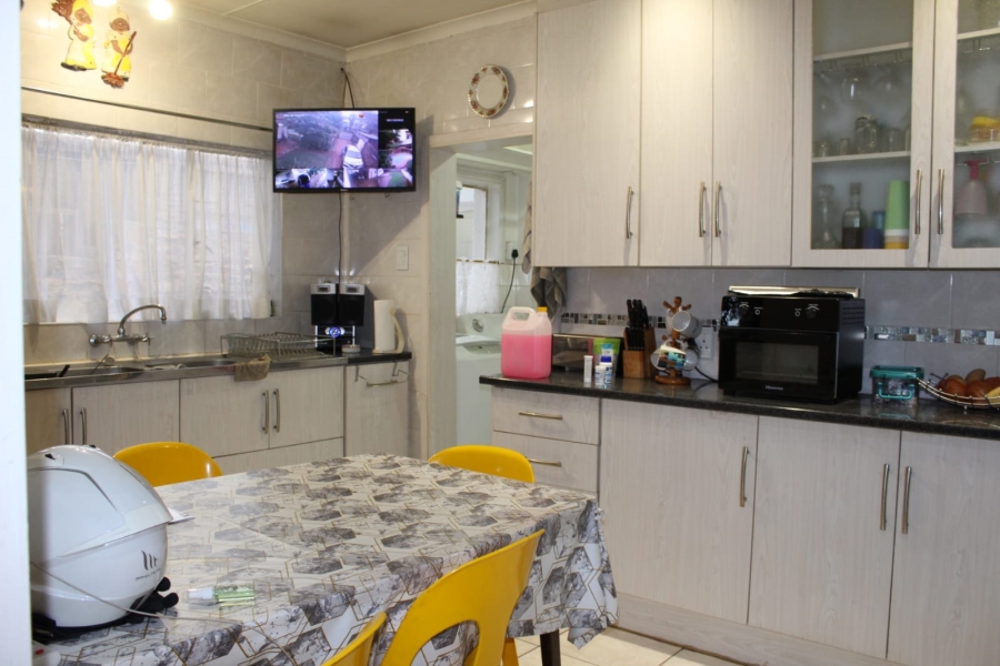 5 Bedroom Property for Sale in East Lynne Gauteng