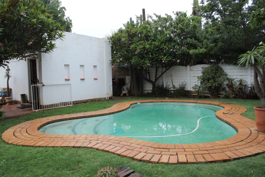5 Bedroom Property for Sale in East Lynne Gauteng