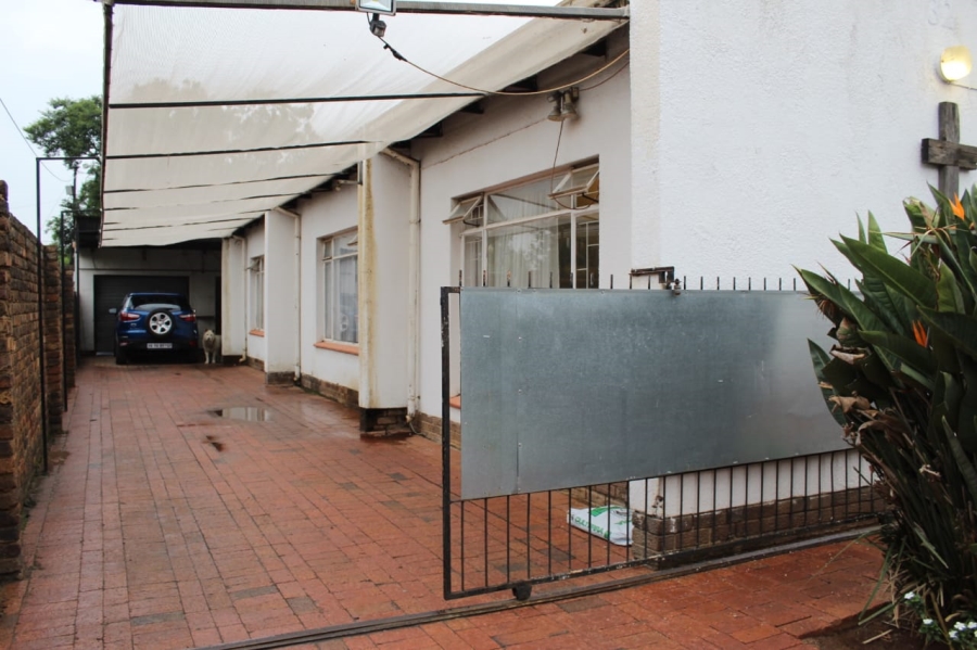 5 Bedroom Property for Sale in East Lynne Gauteng