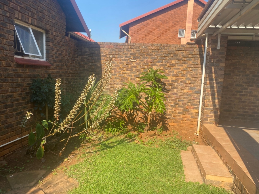 3 Bedroom Property for Sale in Garsfontein Gauteng