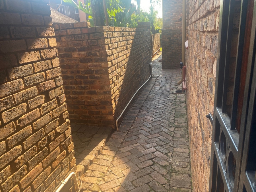 3 Bedroom Property for Sale in Garsfontein Gauteng