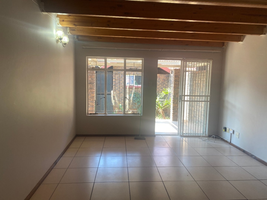3 Bedroom Property for Sale in Garsfontein Gauteng