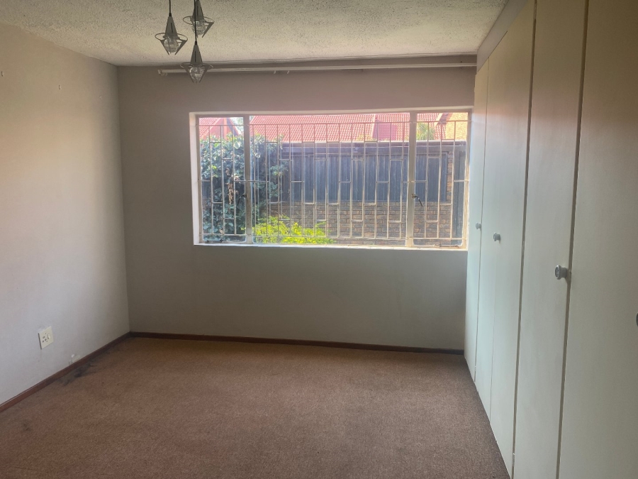 3 Bedroom Property for Sale in Garsfontein Gauteng