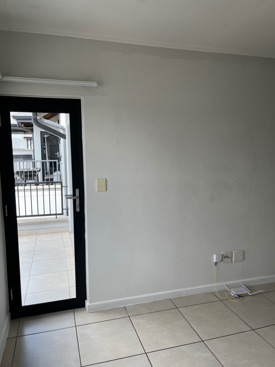To Let 1 Bedroom Property for Rent in Olivedale Gauteng