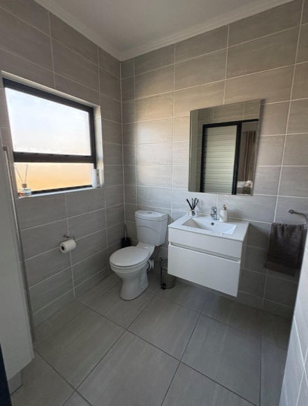 1 Bedroom Property for Sale in Waterfall Gauteng